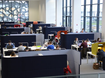 photo de la bibliothèque universitaire de la faculté de médecine à Lille