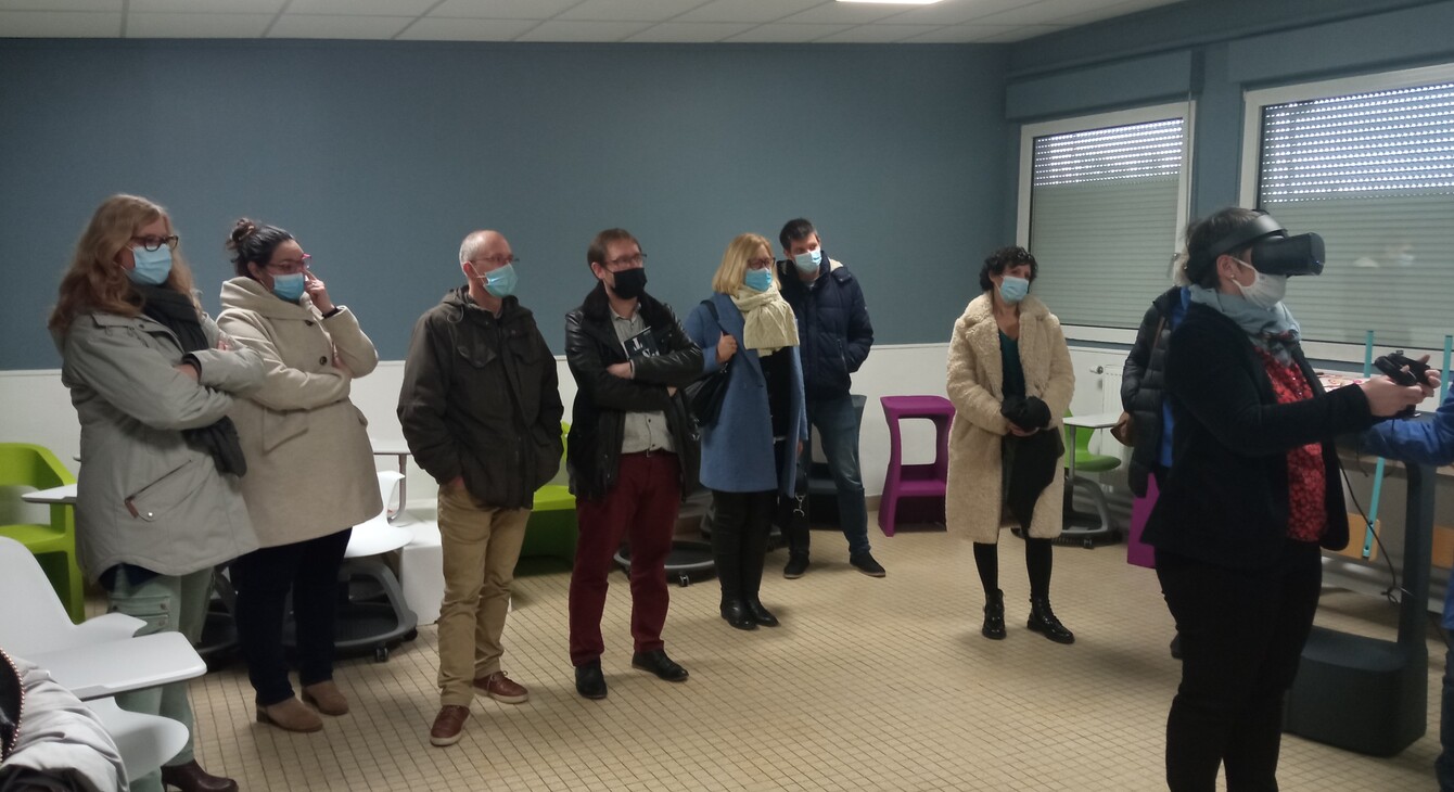 Les visiteurs testent la réalité virtuelle au LP Jules Verne